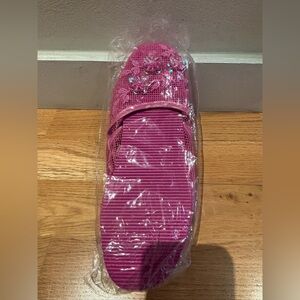 NWT Women’s House Slippers with flowers in Pink, size 7